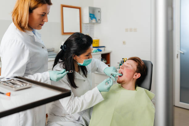 Best Emergency Tooth Extraction in Wahoo, NE